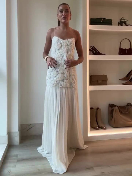 Three-dimensional rose decorated ruffle stitching suspender dress