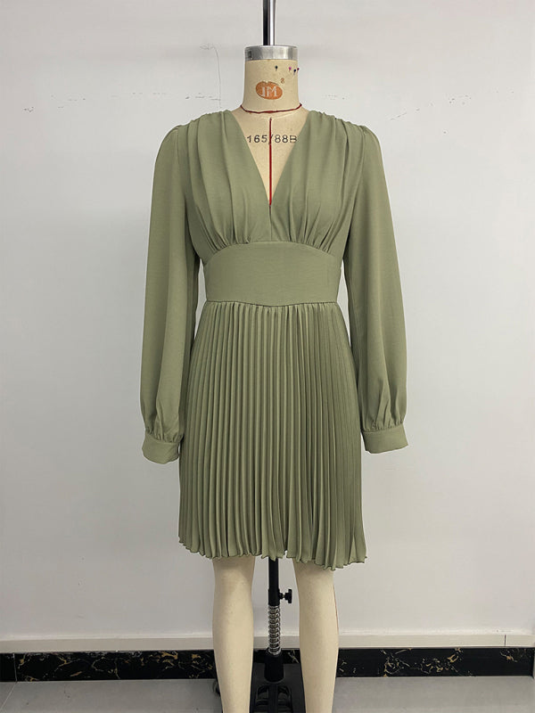 Retro style V-neck long-sleeved solid color pleated dress