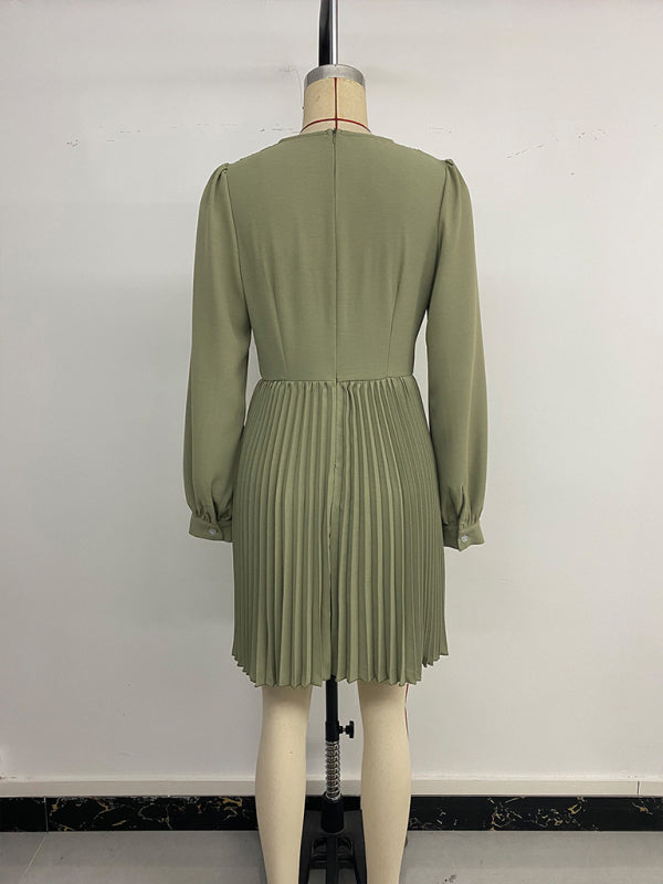 Retro style V-neck long-sleeved solid color pleated dress